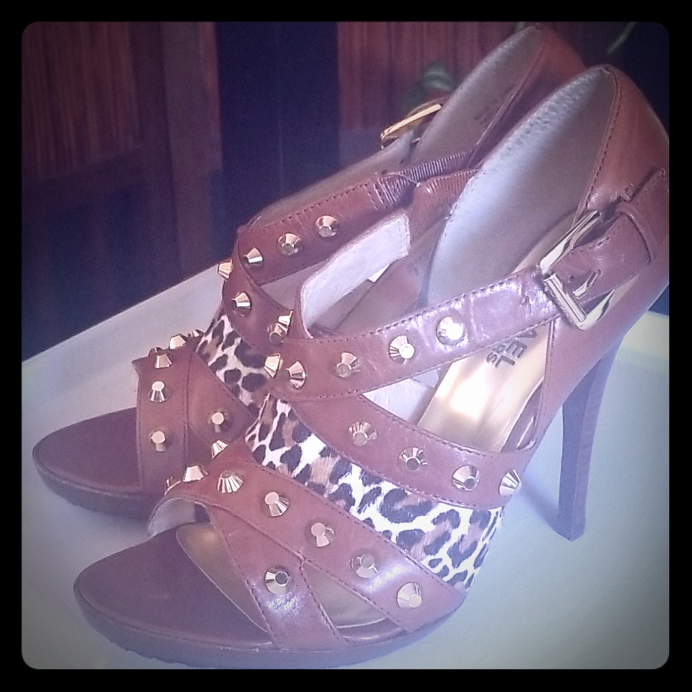 Michael Kors Cheetah Print sz6